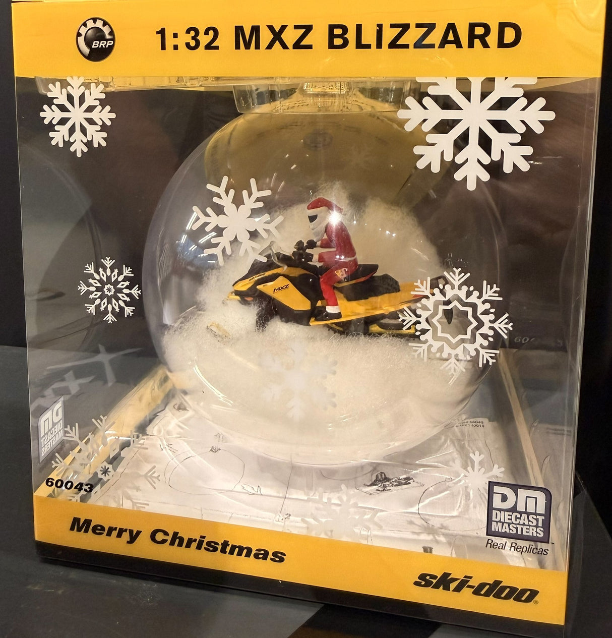 BOULE DE NOEL EDITION LIMITÉ SKI-DOO 1:32